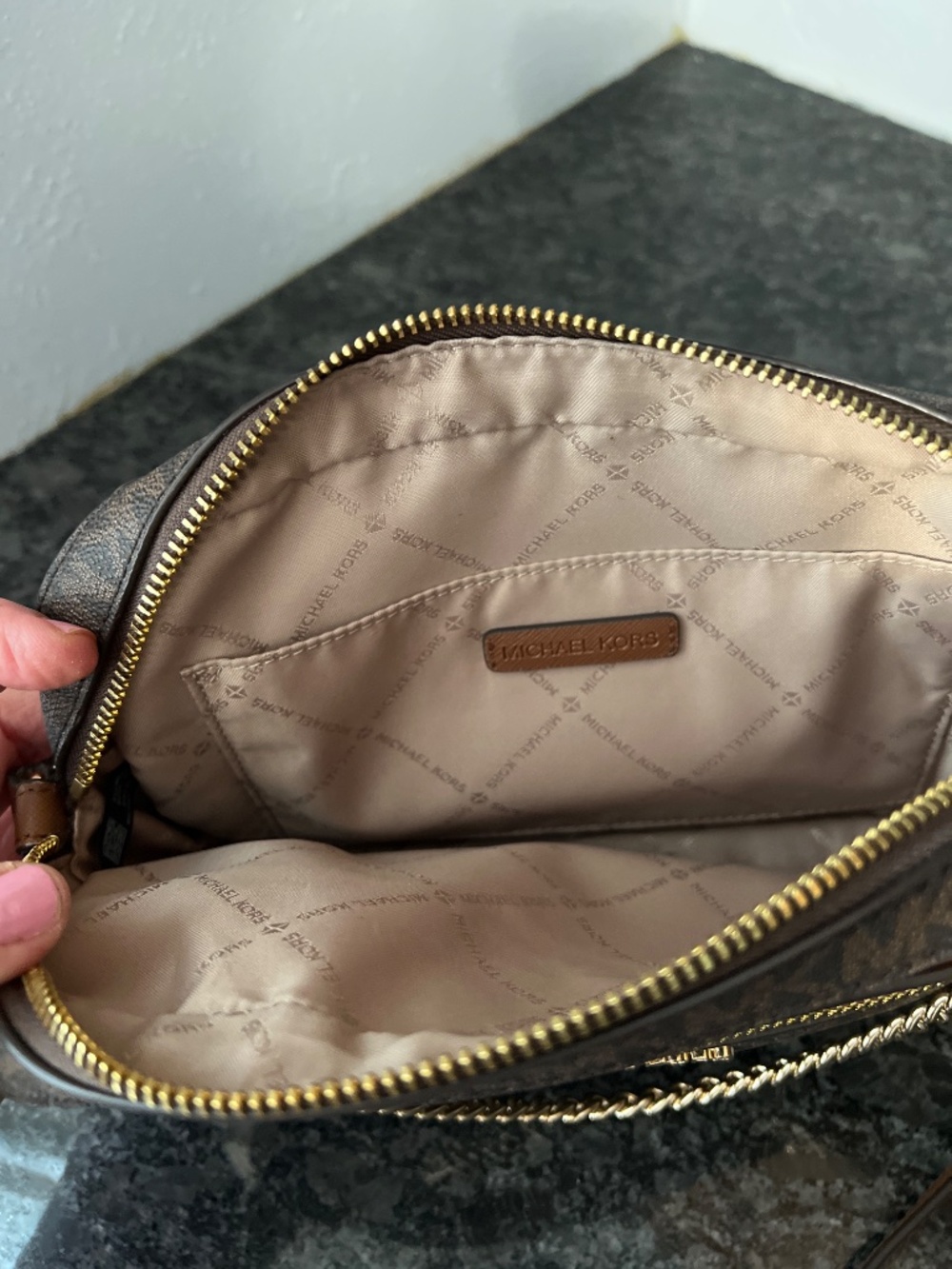 Michael Kors crossbody - Picture 3 of 5